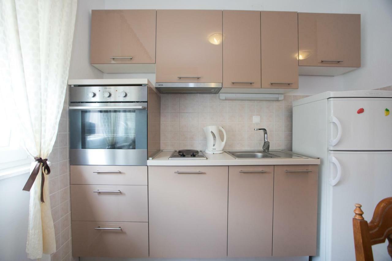 Apartment Ana Vodice Esterno foto