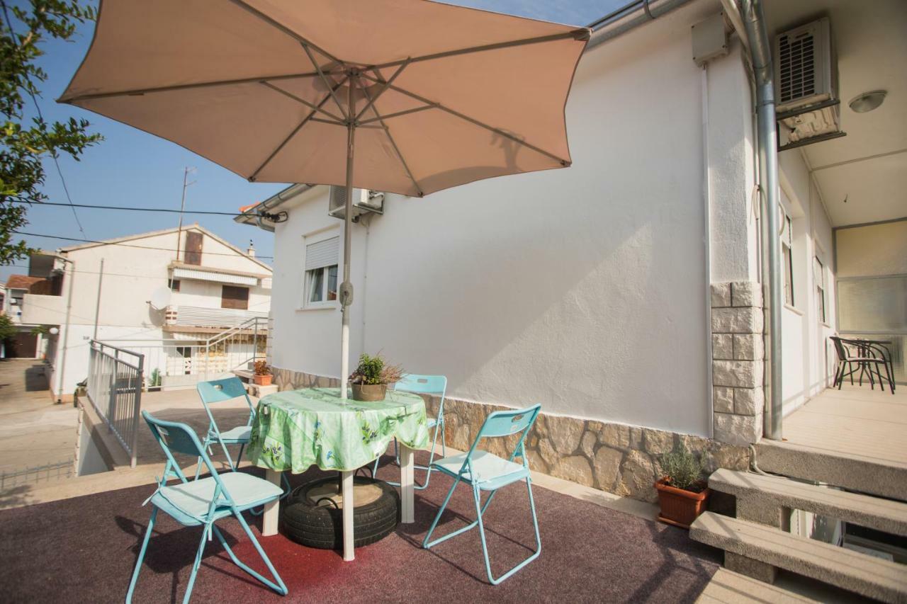 Apartment Ana Vodice Esterno foto
