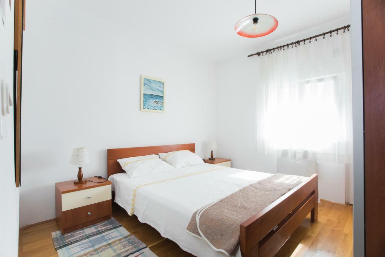 Apartment Ana Vodice Esterno foto