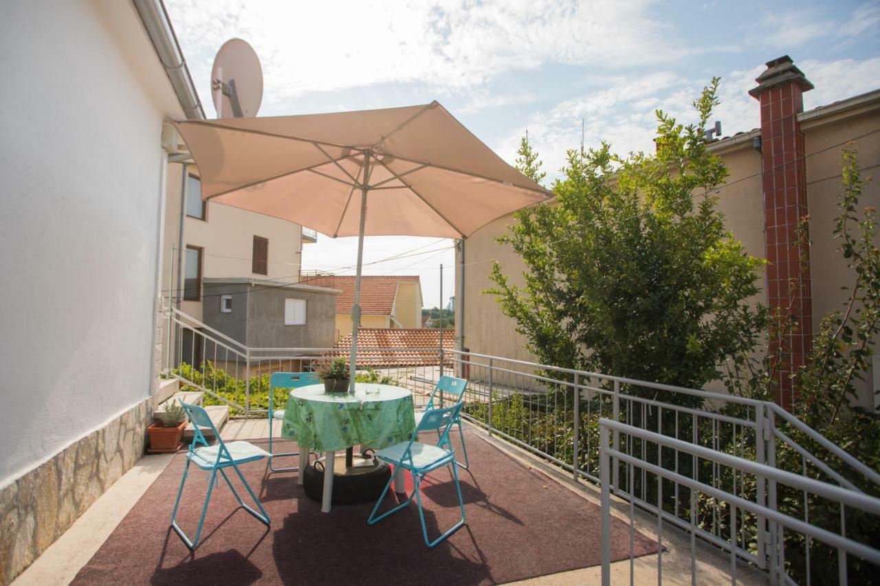 Apartment Ana Vodice Esterno foto