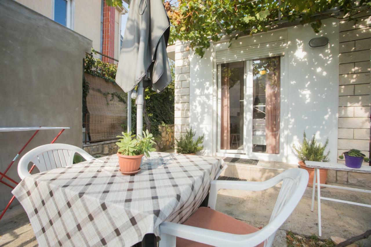 Apartment Ana Vodice Esterno foto