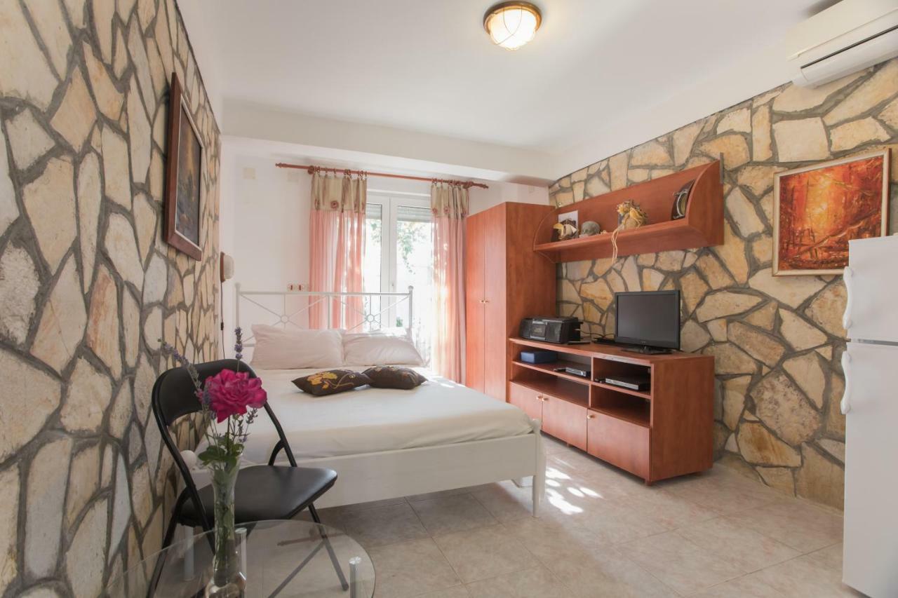 Apartment Ana Vodice Esterno foto