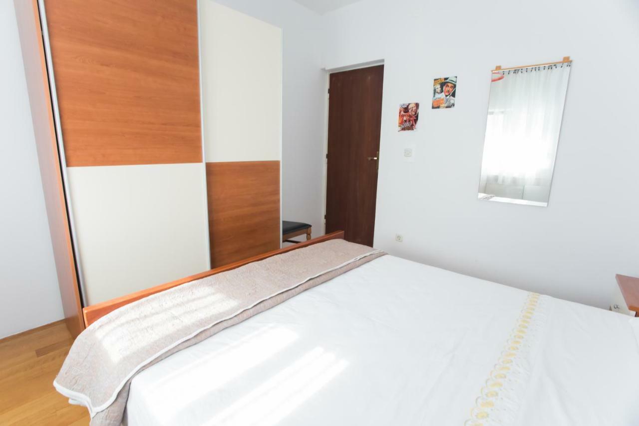 Apartment Ana Vodice Esterno foto