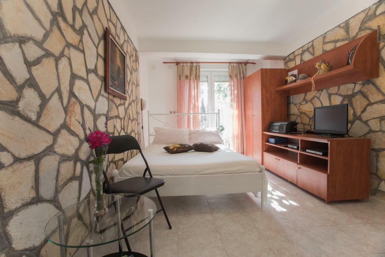 Apartment Ana Vodice Esterno foto