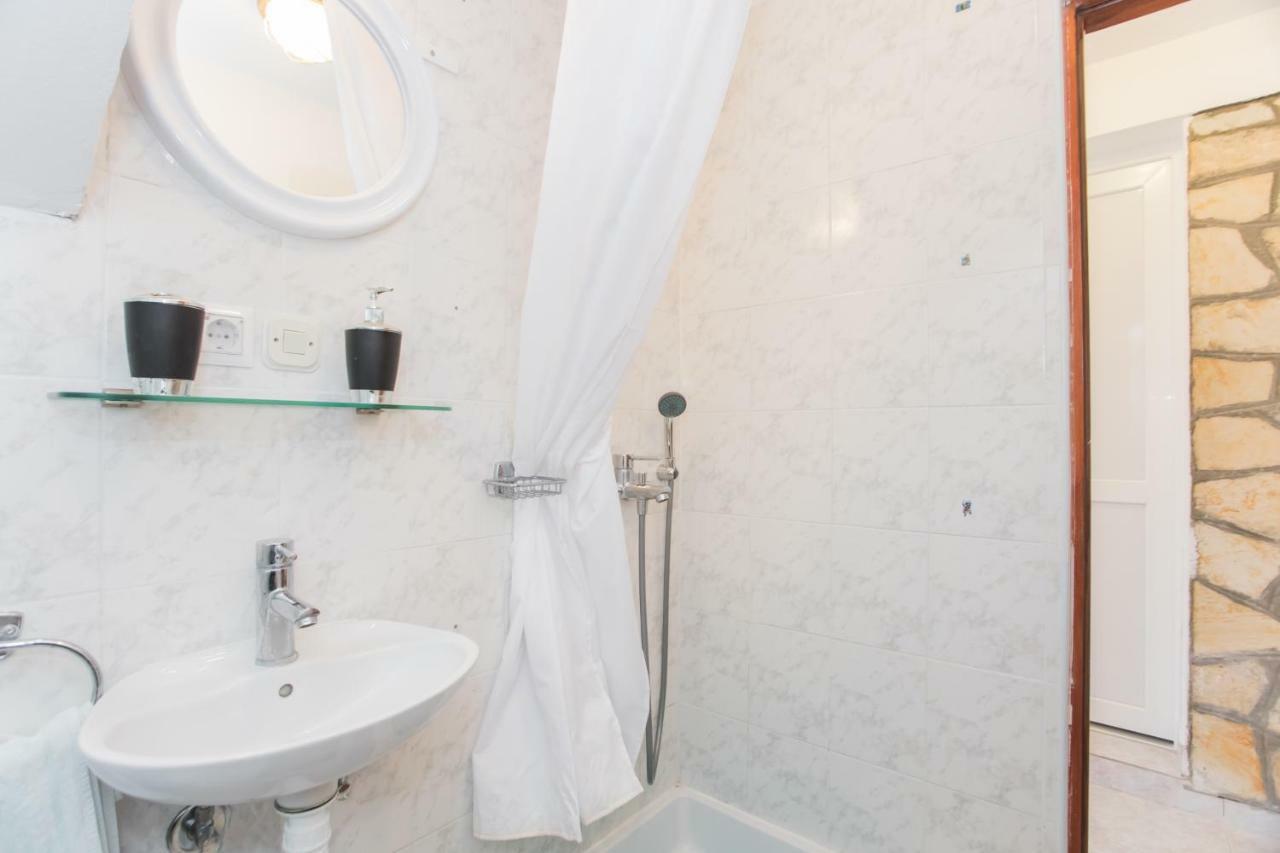 Apartment Ana Vodice Esterno foto