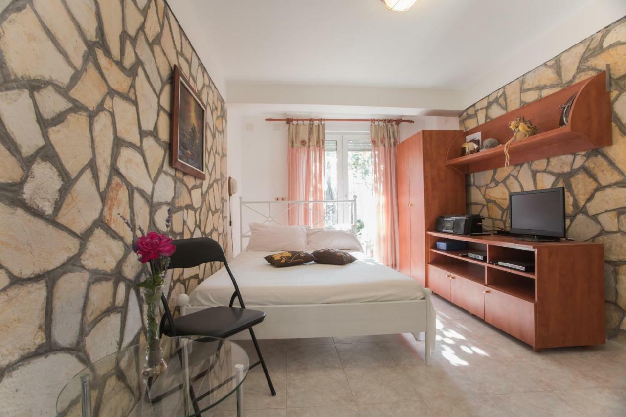 Apartment Ana Vodice Esterno foto